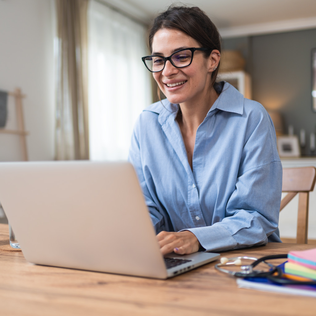 Scaling Engagement and Retention: How Digital Coaching Platforms Give Companies a Competitive Edge