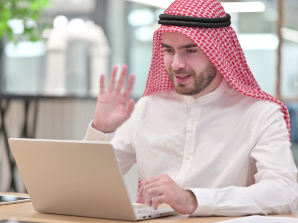 How to Choose a Coaching Platform for a Multi-Site Workforce in Saudi Arabia