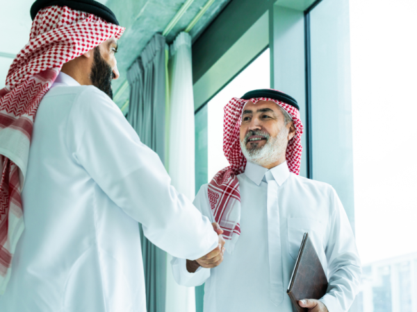 When Is One-to-One Coaching More Effective Than Group Leadership Programs? 